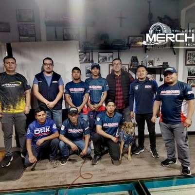 Equipo de Talleres Merchán Tecnicentro en Cuenca
